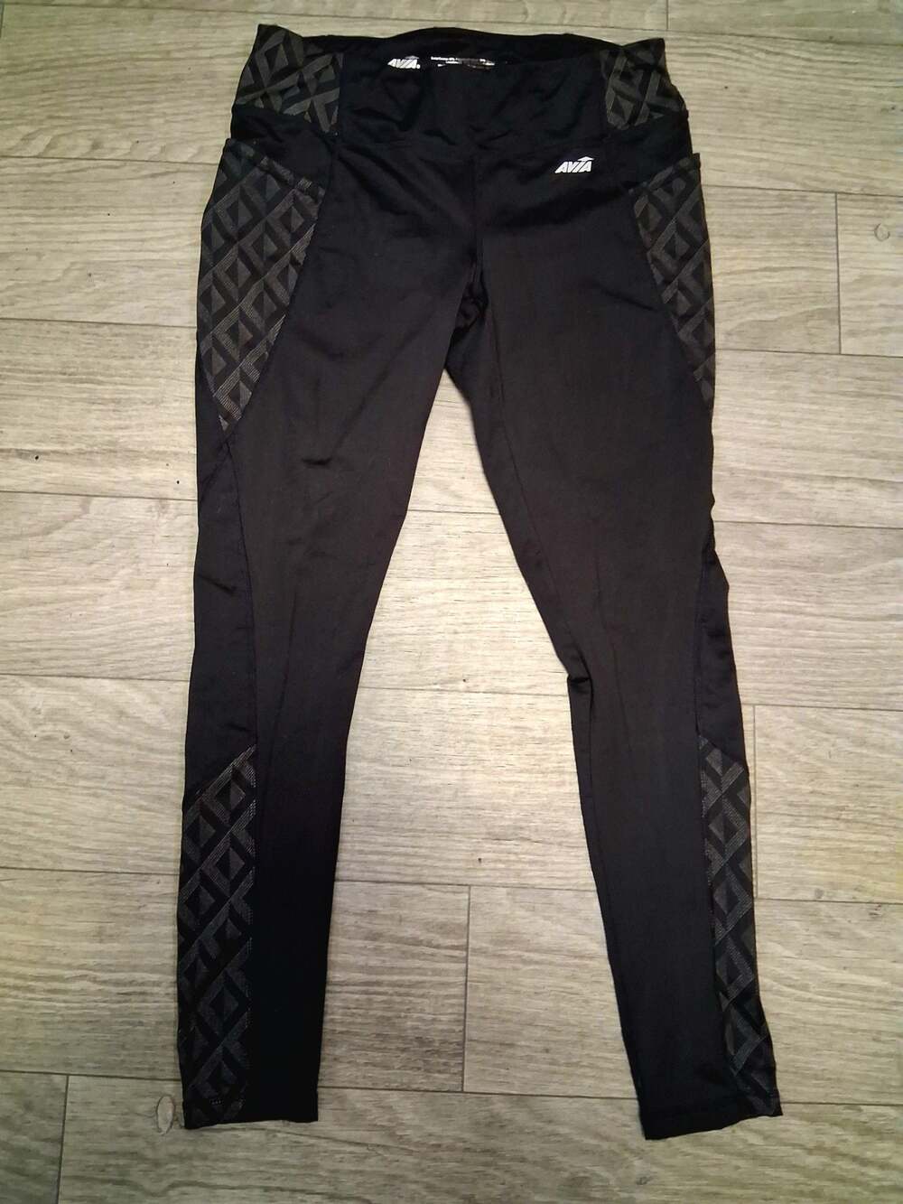 Avia Black Geometric Patterned Athletic Leggings Size M RA476348